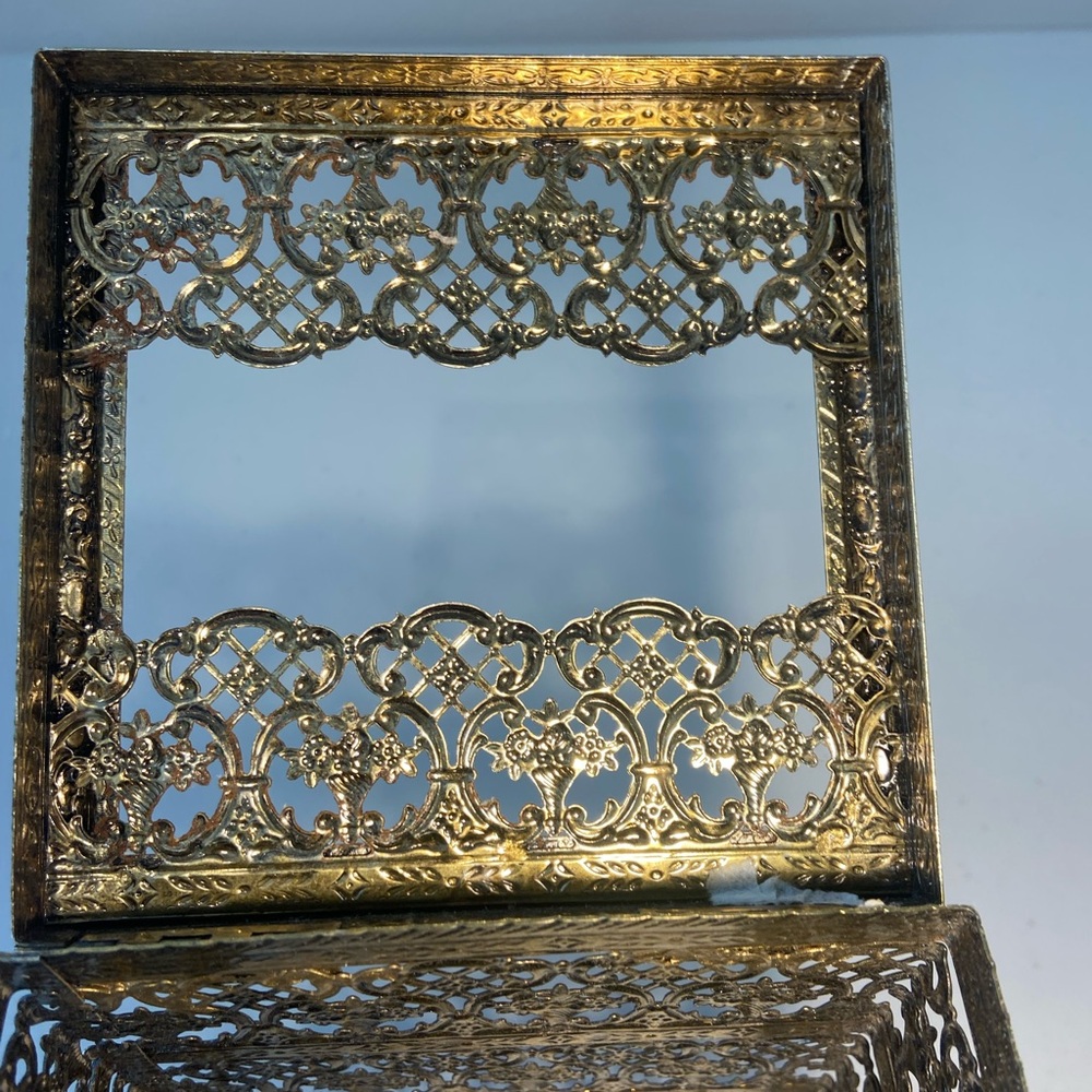 Vintage Ornate Filigree Metal Jewelry Box - Gold Tone - Picture 12 of 15